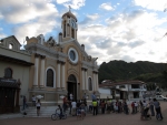 Da verbietet der Pfarrer in Vilcabamba doch glatt das Skaten vor der Kirche. Der Streit eskaliert bis zur Blasphemie.