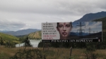 Seit Jahren gibt es eine grosse Kampagne gegen einen Stromriesen, der in Patagonien Daemme bauen und Strommasten aufstellen lassen will.