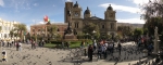 La Paz: Plaza Murillo mit Kirche und Regierungsgebaeuden drum herum und vielen vielen Tauben...