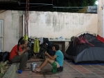Campen im  Hof des Gemeindezentrums in Cerete.