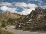 Nackter Fels kurz nach Cajamarca.