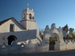 Alte Kirche in San Pedro de Atamaca, gebaut aus Lehm und Kaktusholz.