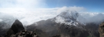 Blick vom Gipfel des Iliniza Nortes auf den vergletscherten Iliniza Sur mit rund 5250m.